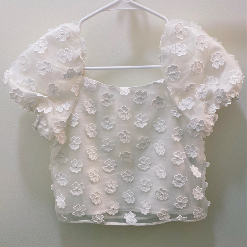 Puff sleeve white Zara top